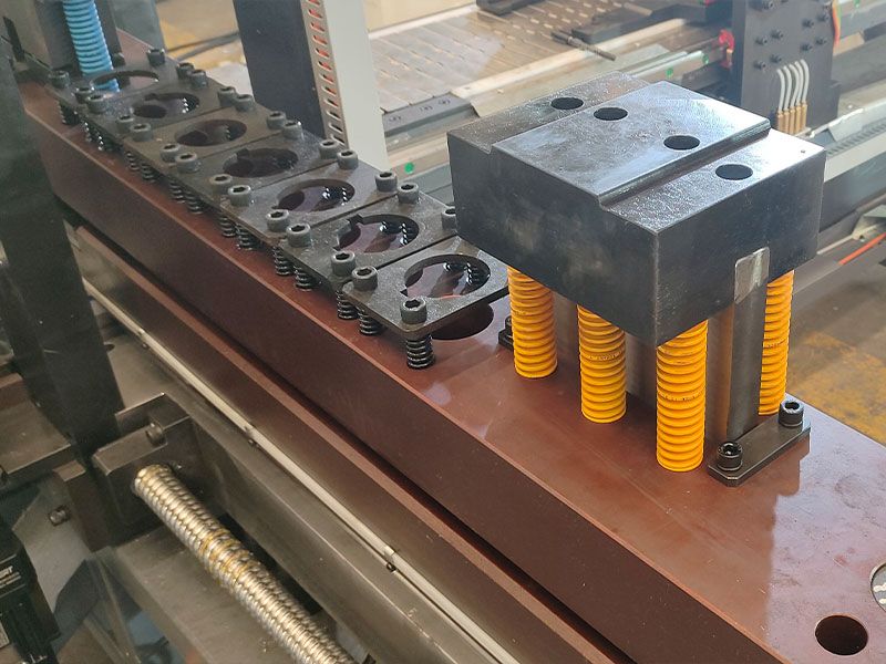 Usine de poinçonnage busbar