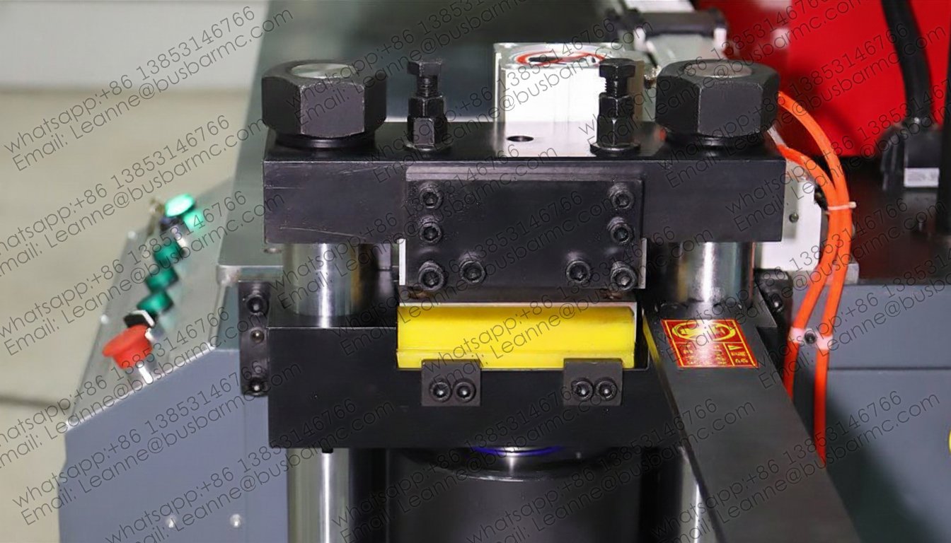 estación de corte de busbars cnc